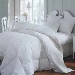 ผ้าปูเตียงเลือกที่จะใช้โดยไม่ครอบคลุม?