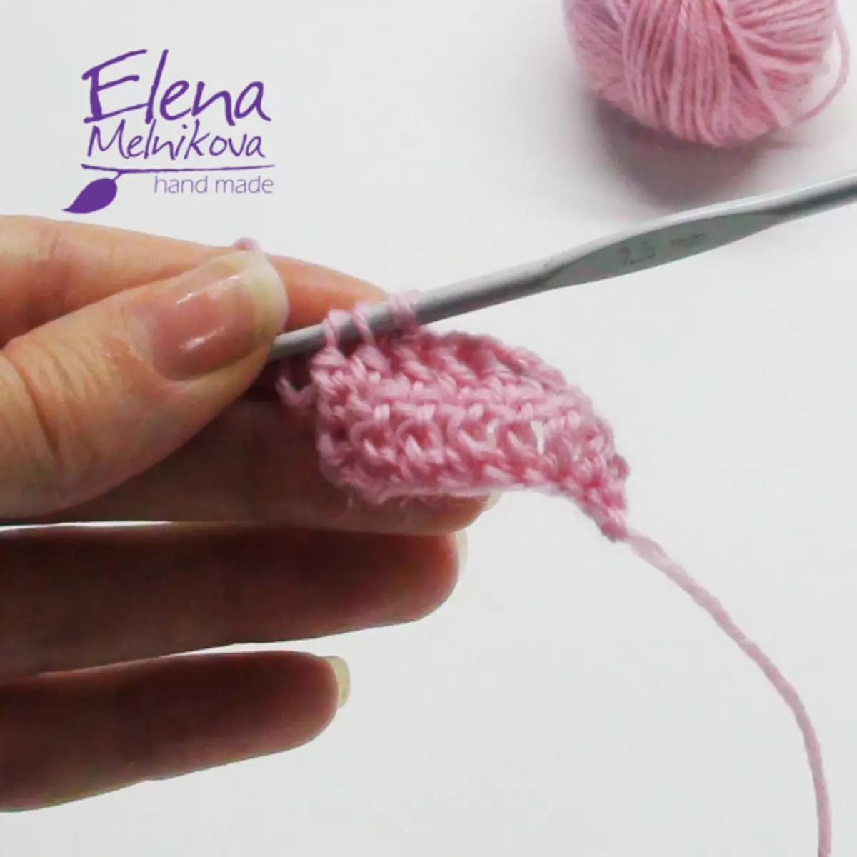 बिरालोको कान: स्क्रौचमा crochets मा कार्यशाला