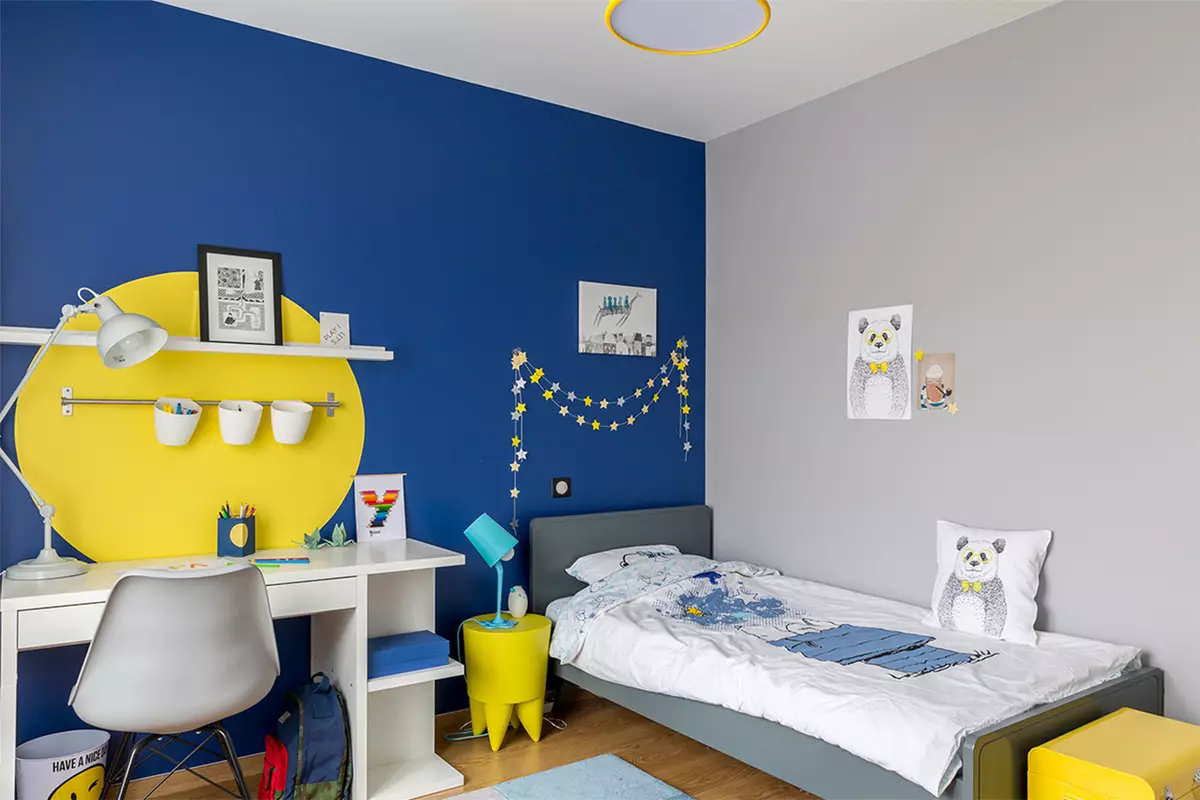 6 nianses par zilā lietošanu bērnu istabas interjerā