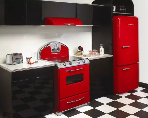 Яркі халадзільнік у інтэр'еры кухні (45 фота)