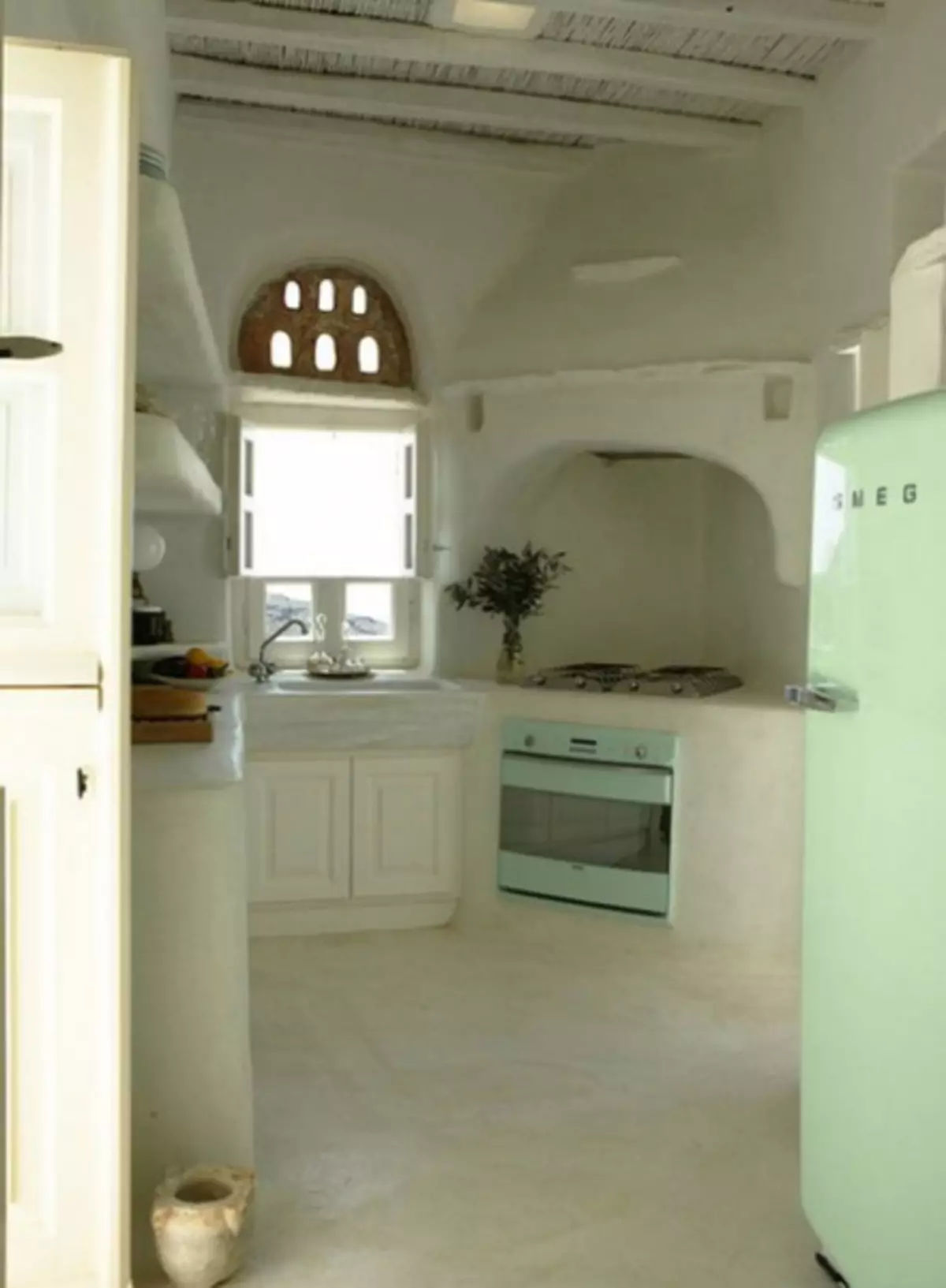 ثلاجة مشرقة في المطبخ الداخلية (45 صورة)