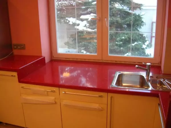 Cách sử dụng ngưỡng cửa sổ trong nhà bếp (65 ảnh)