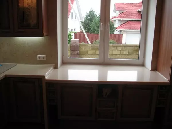 Како се користи прозорски прозор у кухињи (65 фотографија)