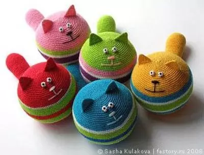 Cat Amiguruchi Crochet para principiantes: esquema con descrición e vídeo
