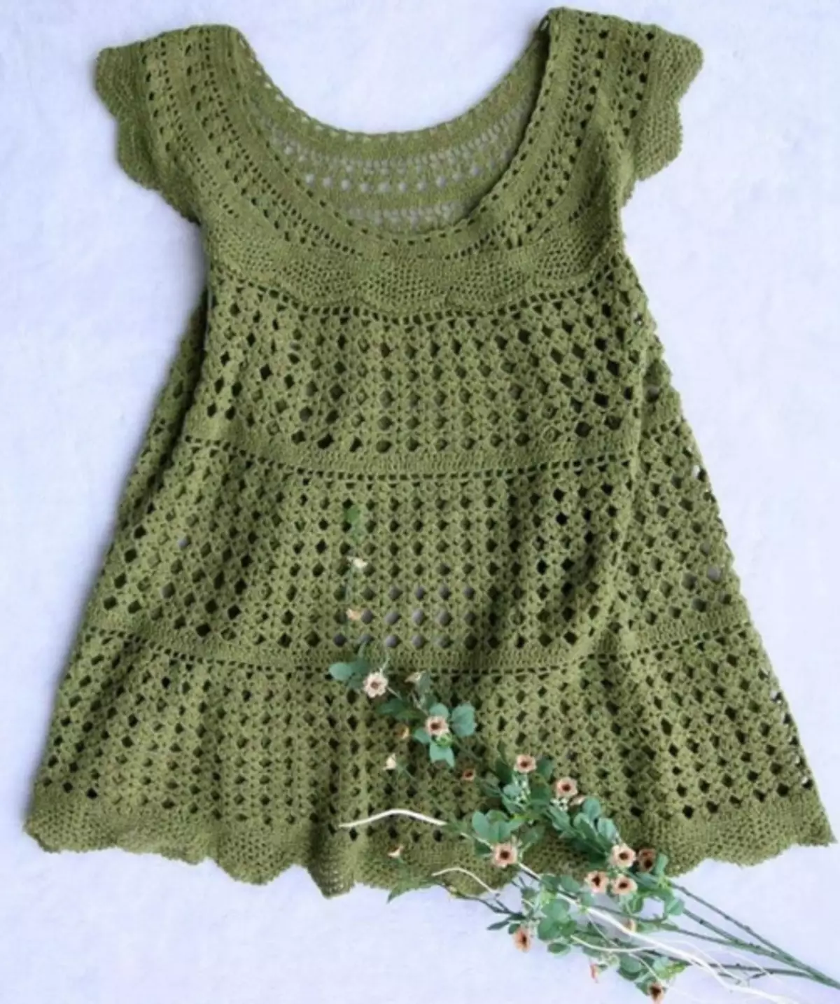 მრგვალი Coquette Crochet: სამაგისტრო კლასი სქემები ბავშვის კაბა