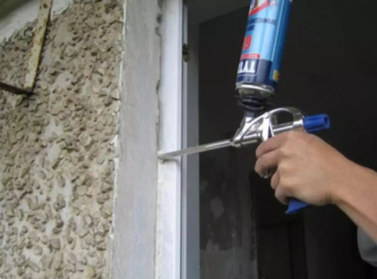 Aħna tirranġa inklinazzjonijiet fuq il-loggia do it yourself