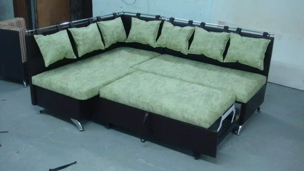 Sofa sudut multifungsi dengan tempat tidur di dapur