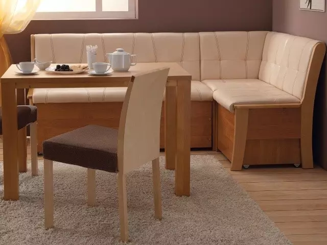 Многофункционален ъглов диван със спално място в кухнята
