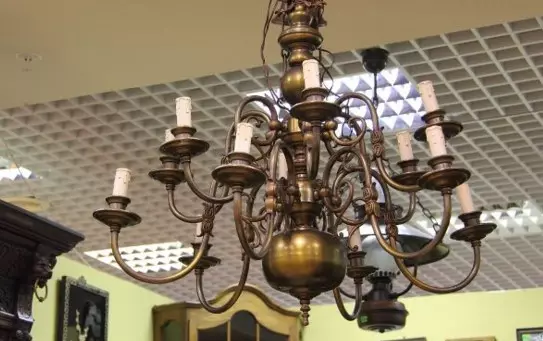 Menene chandeliers a cikin salon 2019