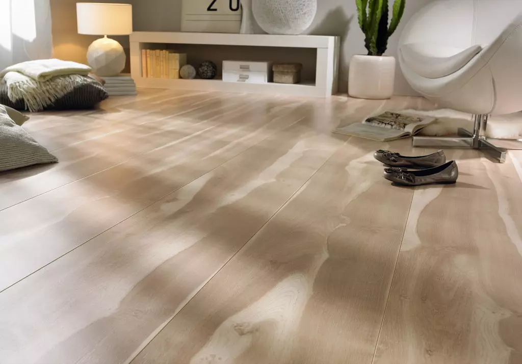 Laminate maka ime ụlọ otu esi ahọrọ