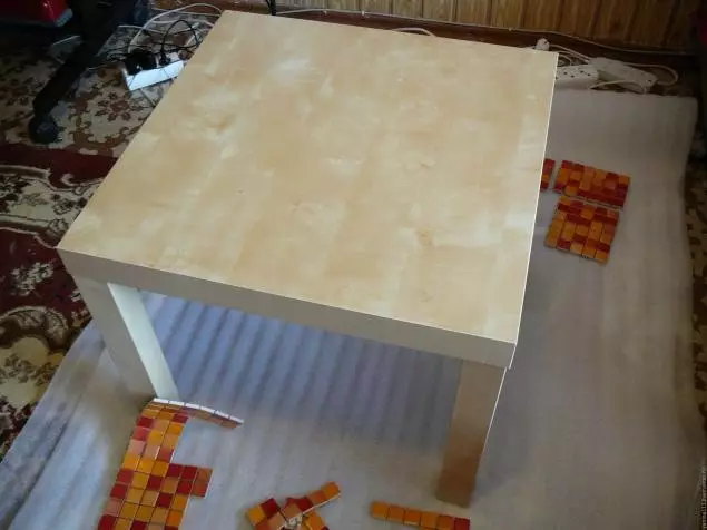 Kartono stalas su savo rankomis: Countertop, kojos, apdaila