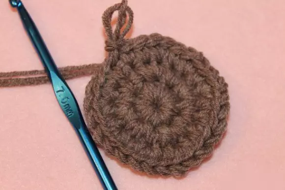 Kosthachka Crochet karo katrangan lan skema: Kelas Master karo Foto lan Video