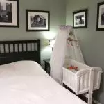Πώς να αλλάξετε το μητρικό υπνοδωμάτιο στην εμφάνιση του παιδιού;