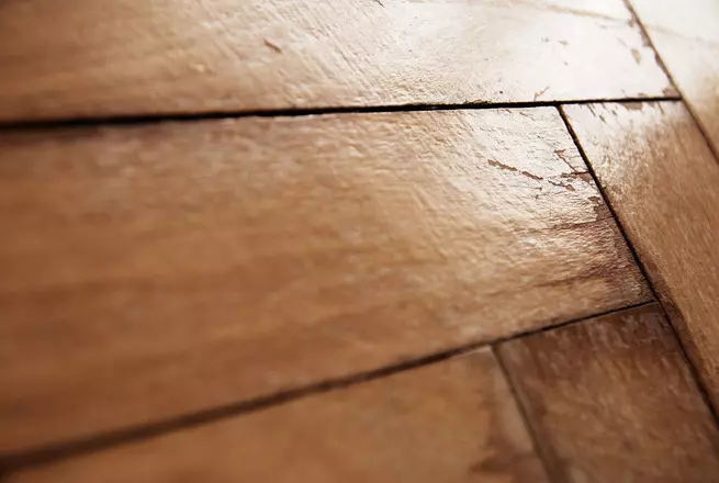 Kas on võimalik panna laminaat puidust põrandale