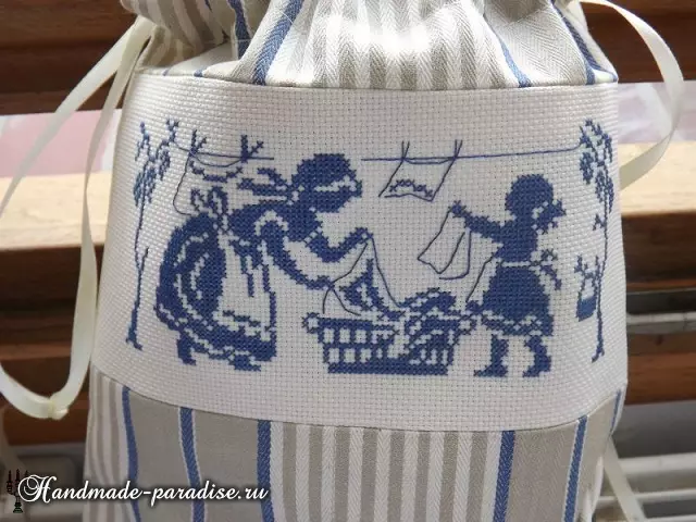 I-Monochrome Cross-stitch. Amacebo