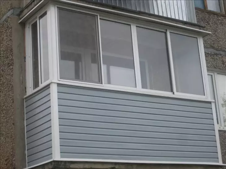 إصلاح الشرفة بأيديهم في منزل لوحة: التوصيات الصحيحة