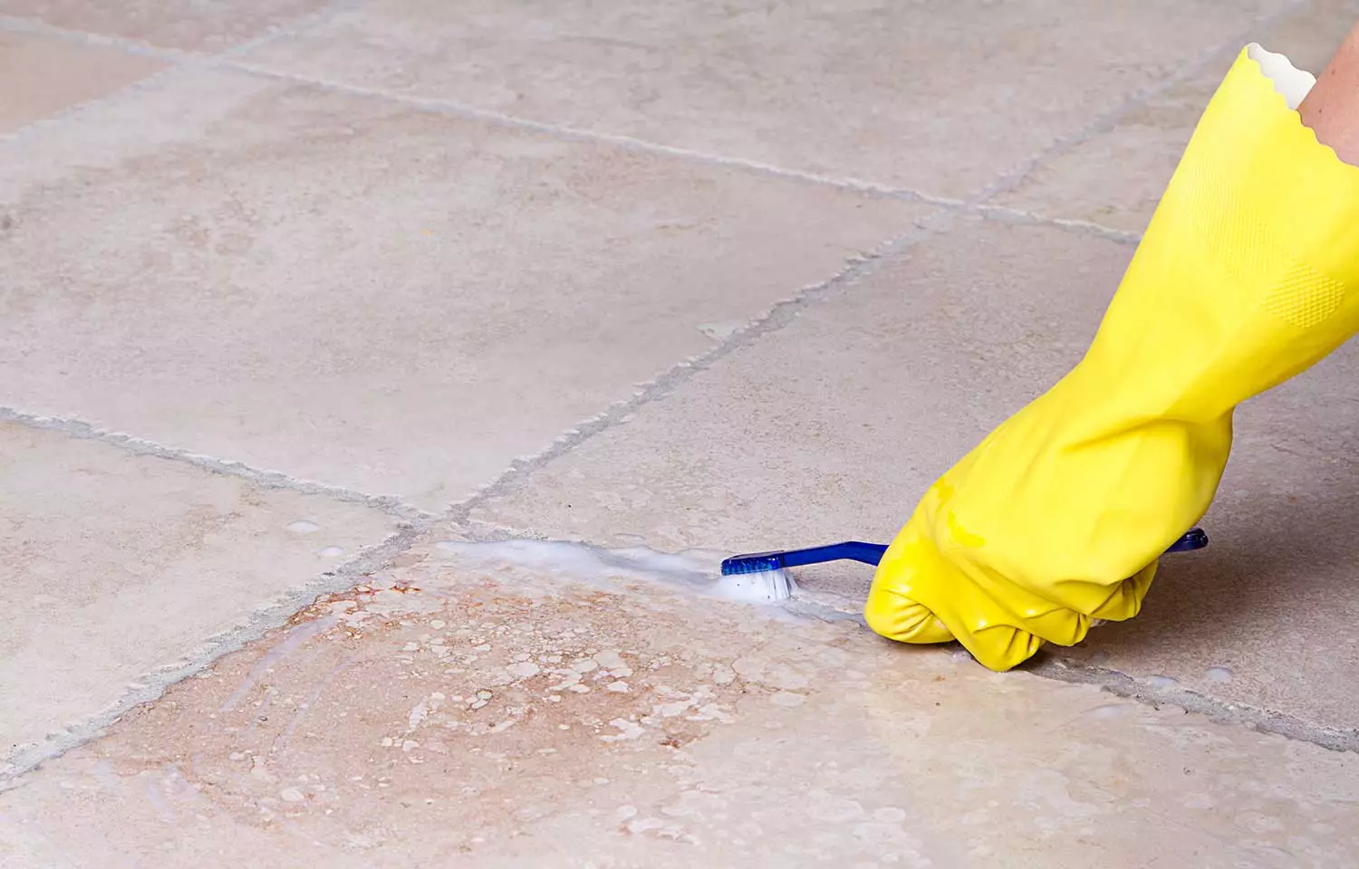 How to clean the seams between the tiles: