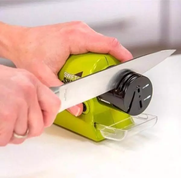 Cómo afilar los cuchillos de la cocina a la nitidez de la navaja.