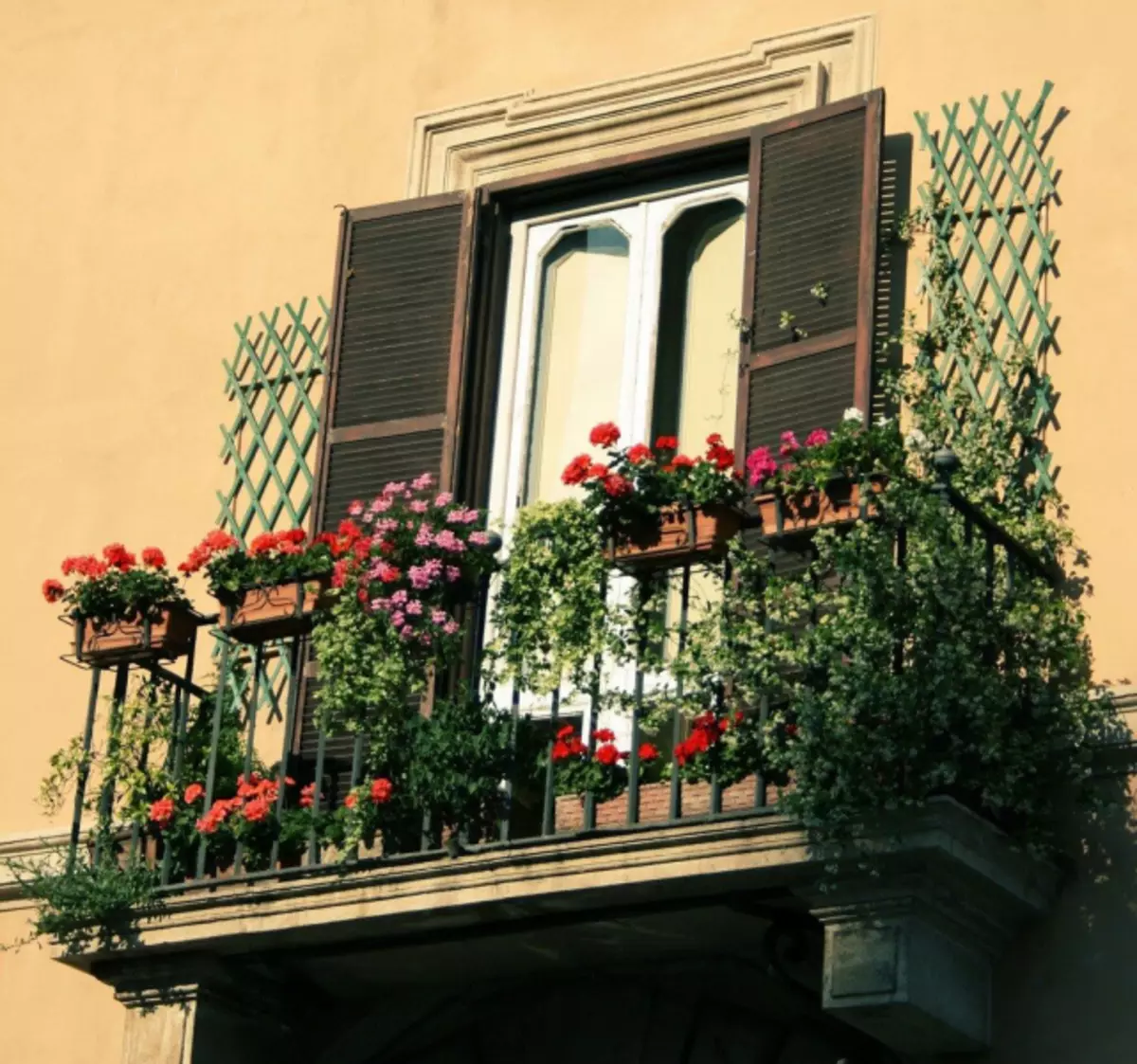 Balcony এবং loggia মধ্যে 5 প্রধান পার্থক্য