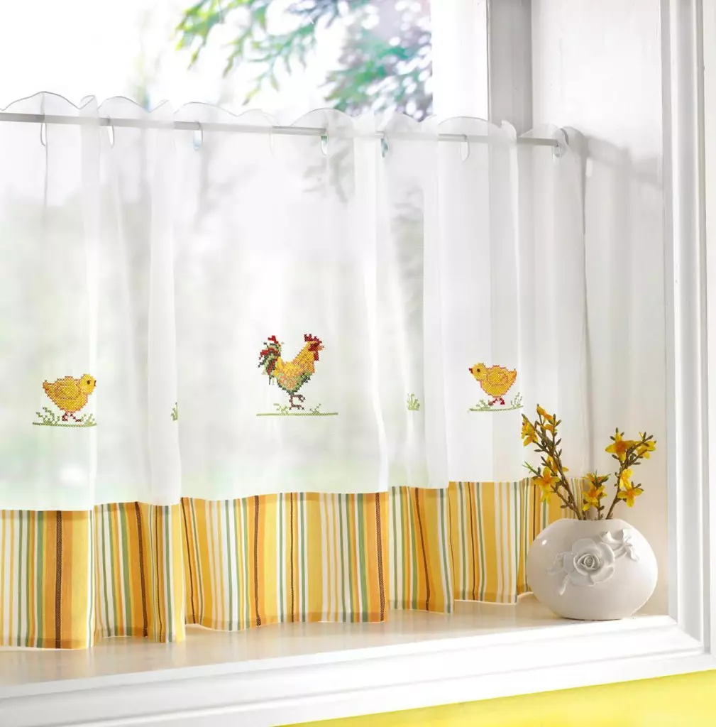 Curtains on chapers with tulle