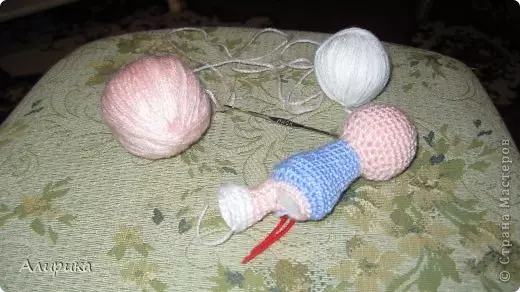 Crochet Snow Maiden: ថ្នាក់មេជាមួយគ្រោងការណ៍និងការពិពណ៌នា