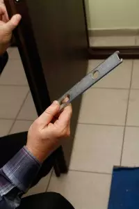 Popravilo ključavnic v kovinskih vratih podrobno