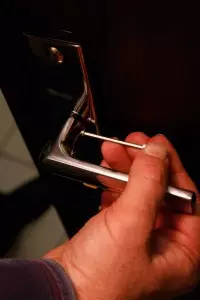Repair of locks in metal doors in detail