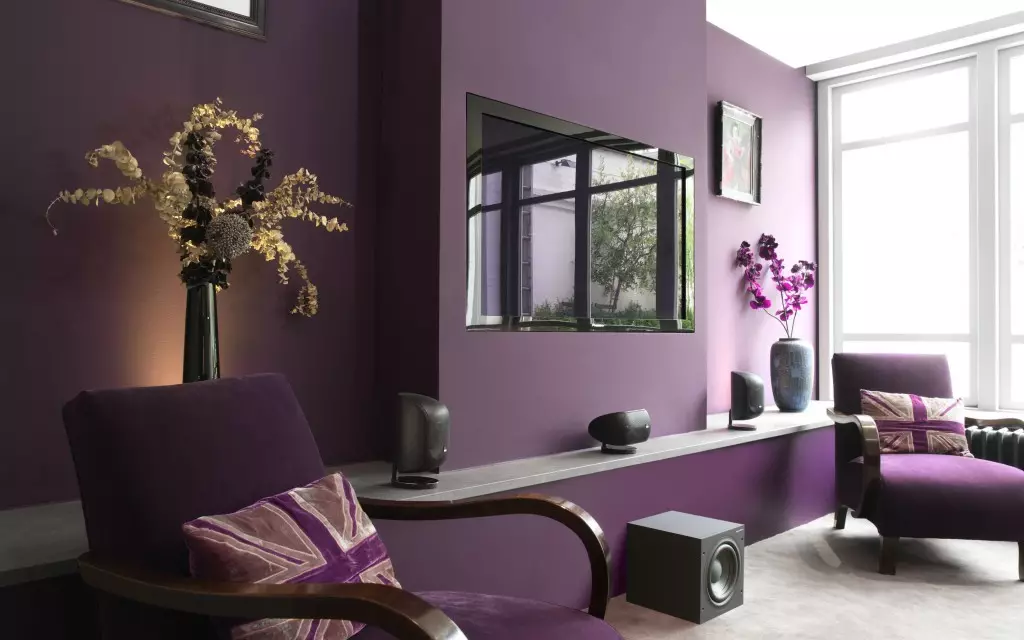 紫色的室內