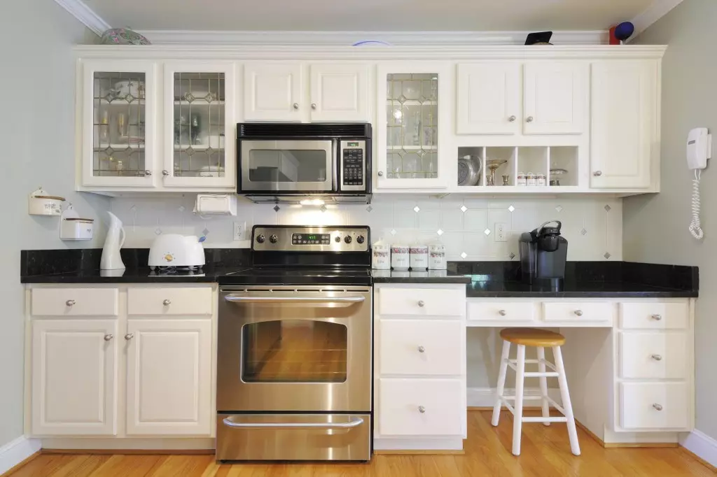 Interior de una pequeña cocina.