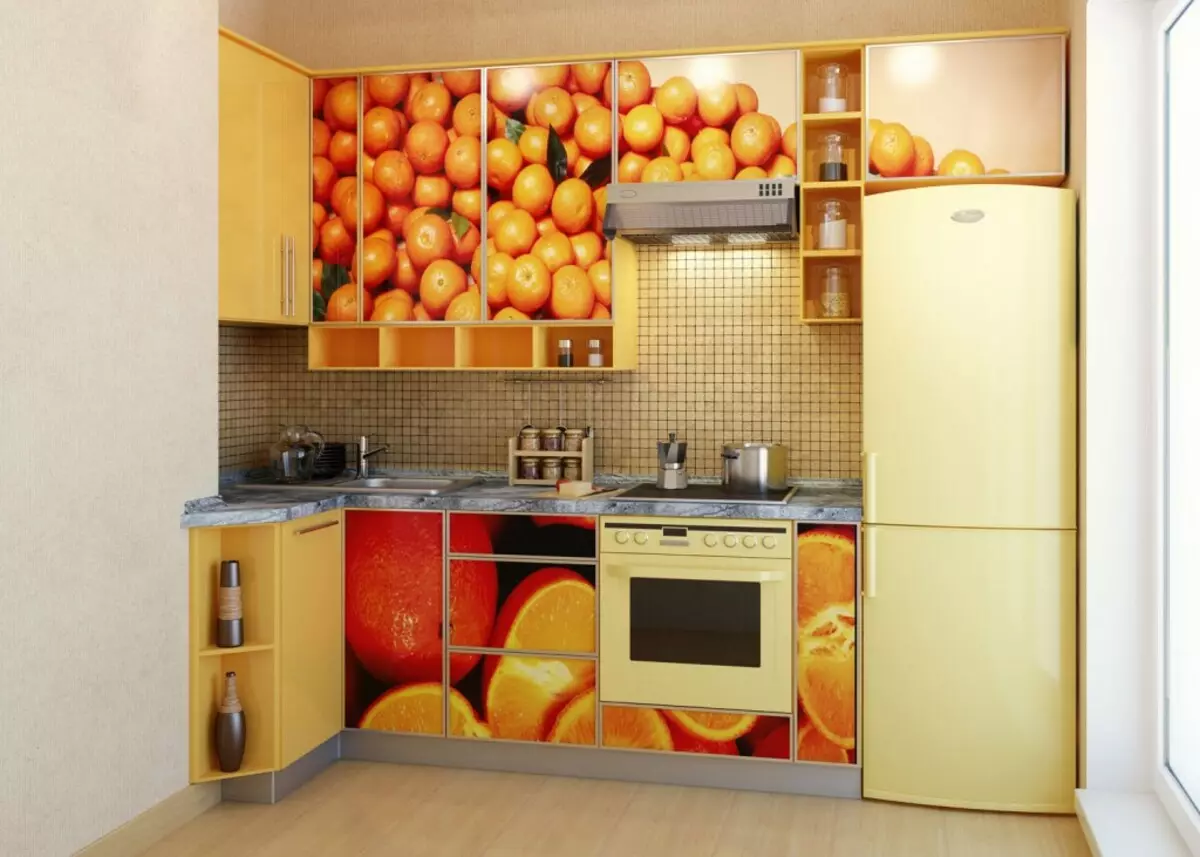 Interior de una pequeña cocina.