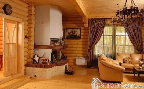 Interiér drevenej chaty. Štýly dizajnu. Fotografia