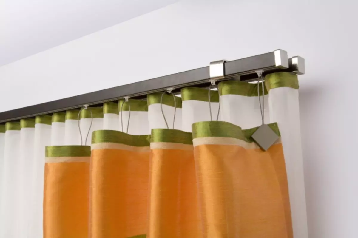 Installation d'une corniche pour des rideaux avec vos propres mains (photo et vidéo)