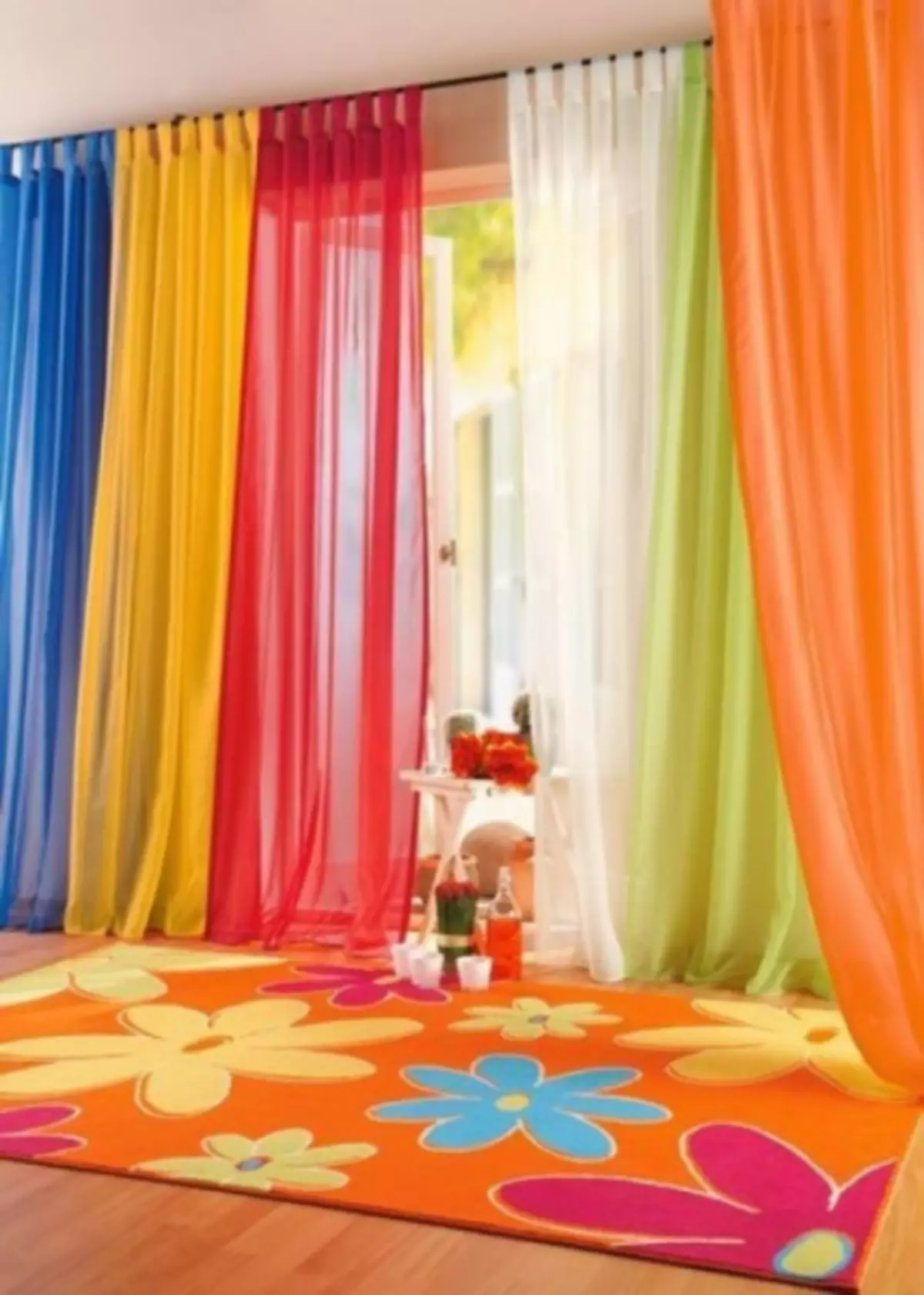 Hogyan kell használni a textileket a gyermekszoba belsejében (29 fotók)