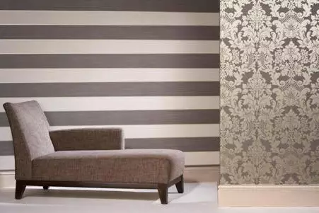 Pilih Wallpaper untuk dinding di ruang tamu: tips, ide, pilihan (30 foto)