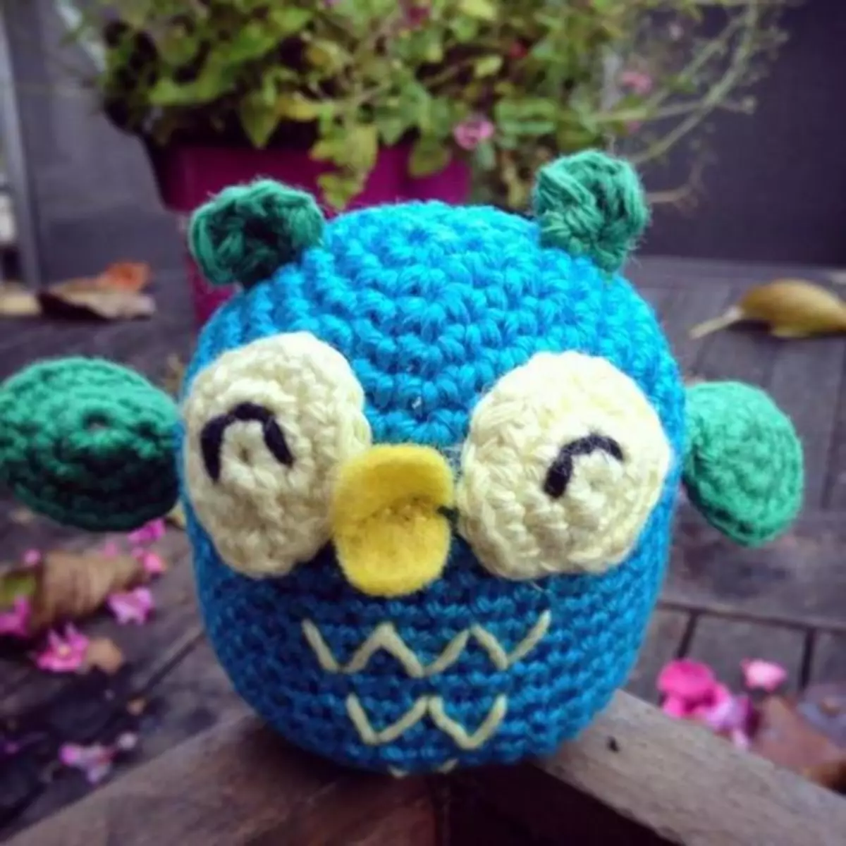 Owl Amigurum hook: pelajaran video sareng skéma poto