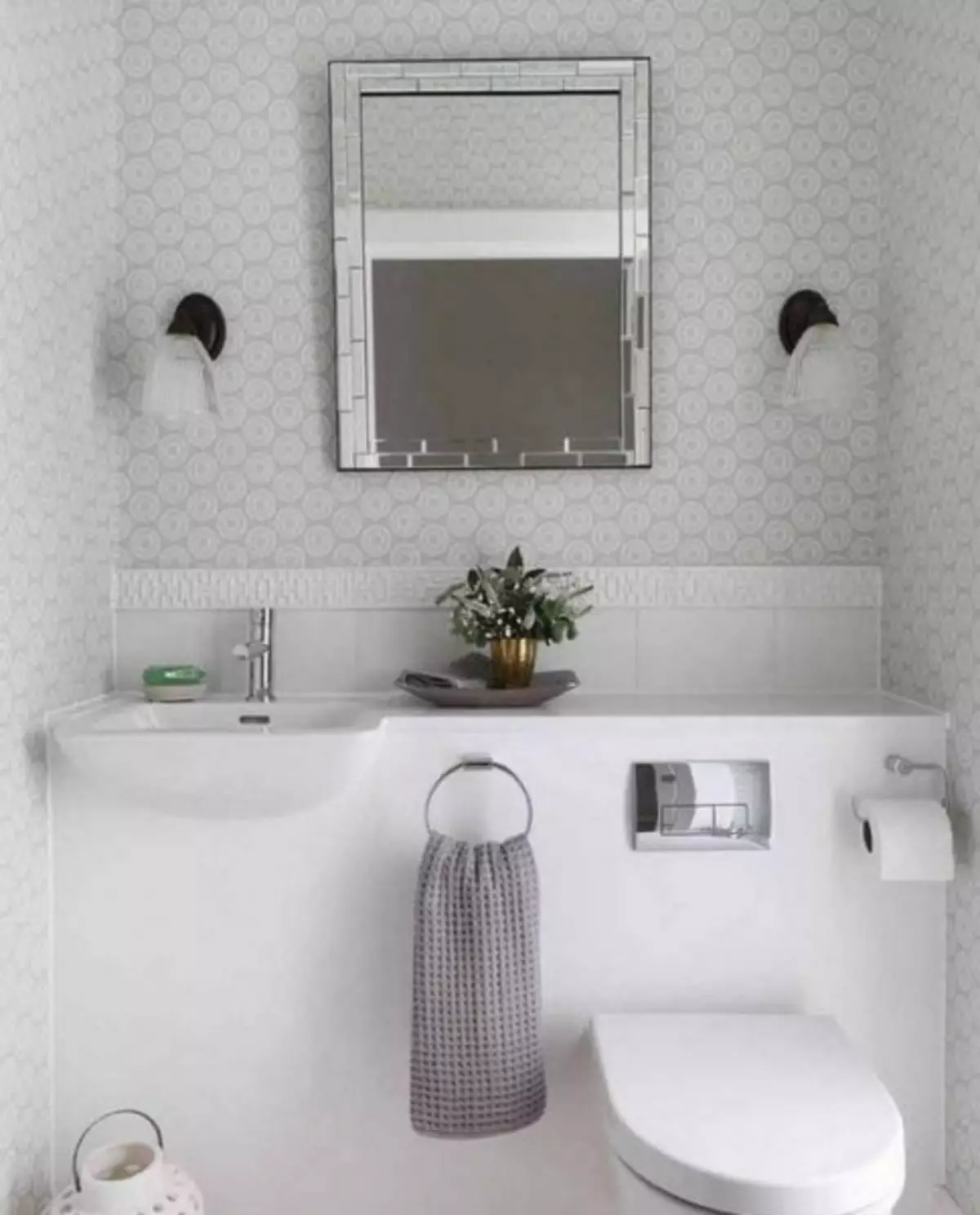 Wallpaper toilet design