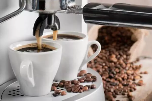 Clean the coffee makers and coffee makers from scale
