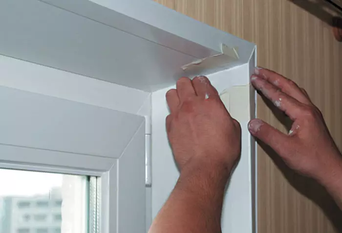 איך לעשות מדרונות על חלונות עם הידיים שלך?