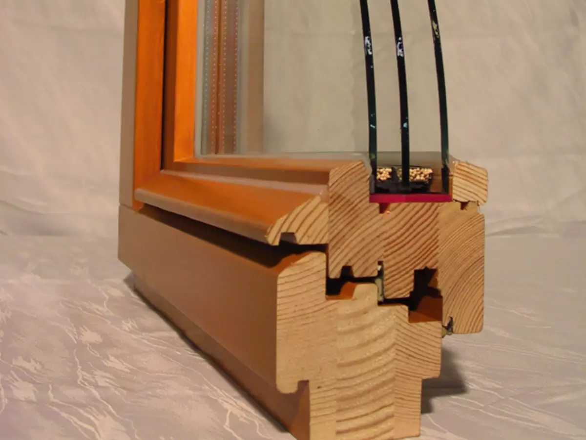 Dřevěná dvojitá glazovaná okna: Výrobce to udělá