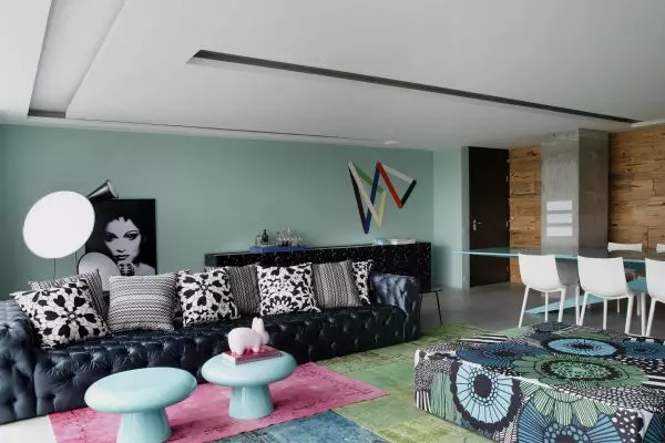 Ang Hari ng Living Room: Black Sofa sa Interior (70 mga larawan)