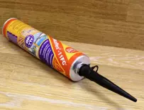 Characteristics and application sealant for wooden floor