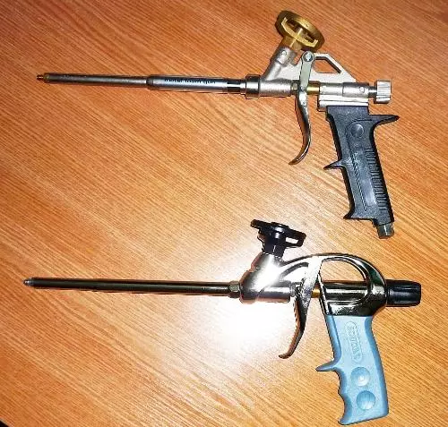 Choose a gun for mounting foam. Pistol device