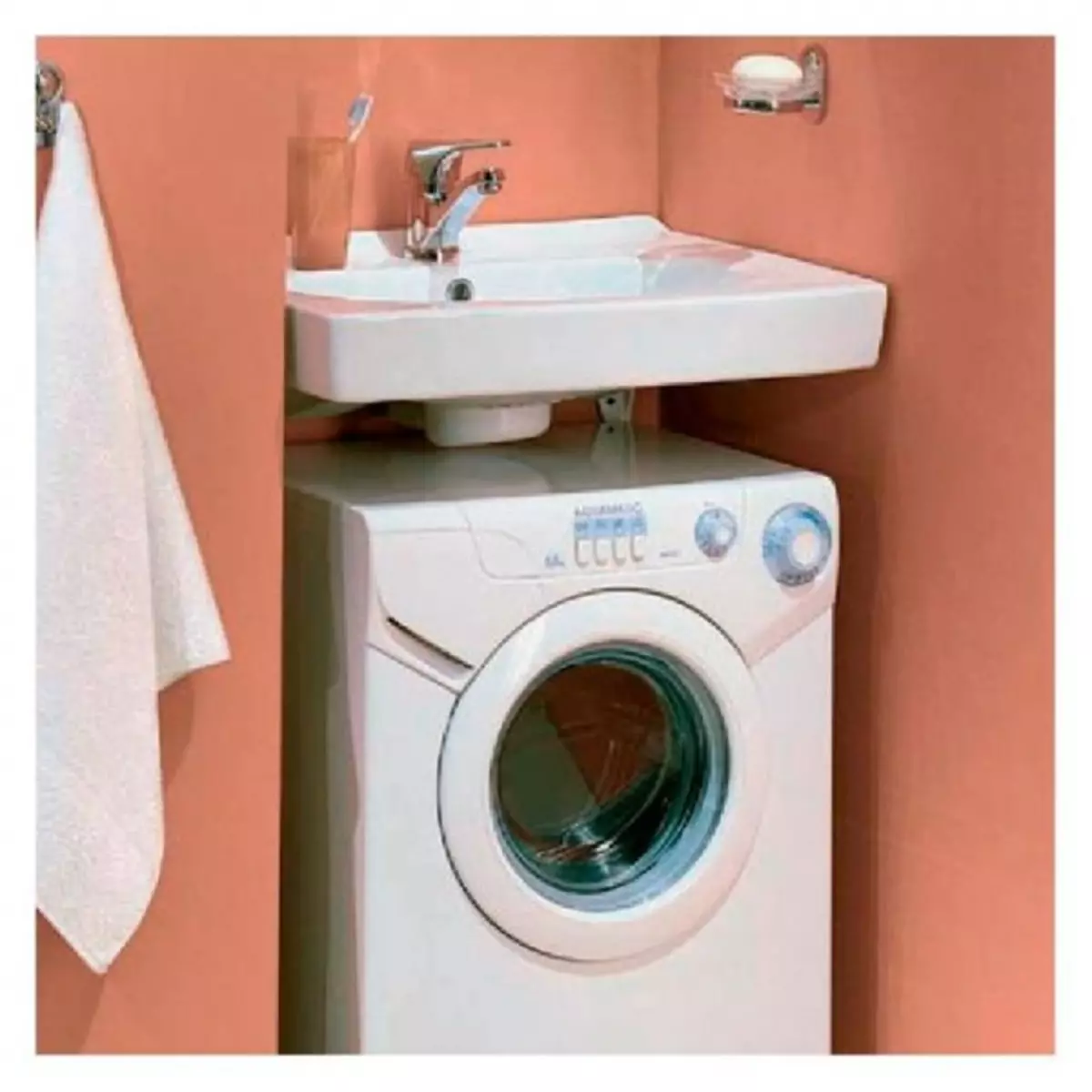 Pralni stroj z vključenim umivalnikom