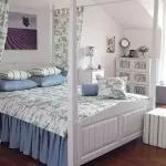 Дызайн спальні на мансардзе