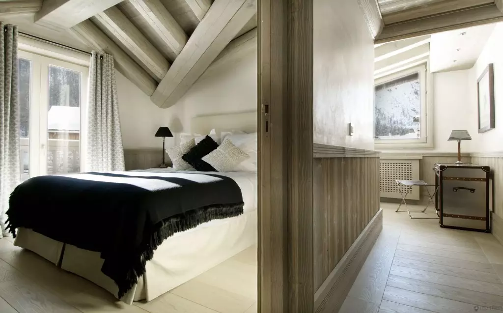 Дизайн спальні на мансарді