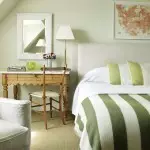 Interior kamar tidur di palet warna