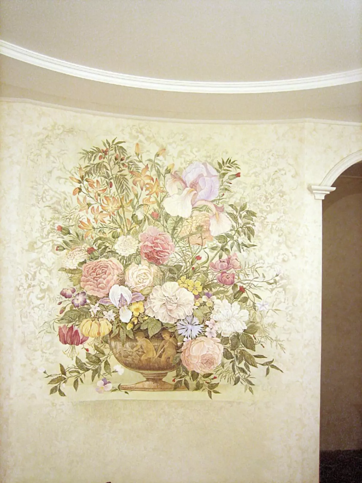Dekorativna stenska dekoracija na hodniku