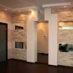 Dekorativ väggdekoration i korridoren