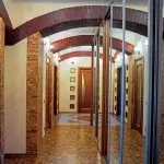 Desain dina koridor di apartemen