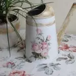 Decorating a bucket in the technique of decoupage: step by step